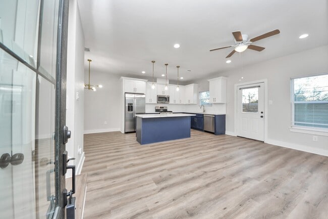 Photo - 4713 Talina Way