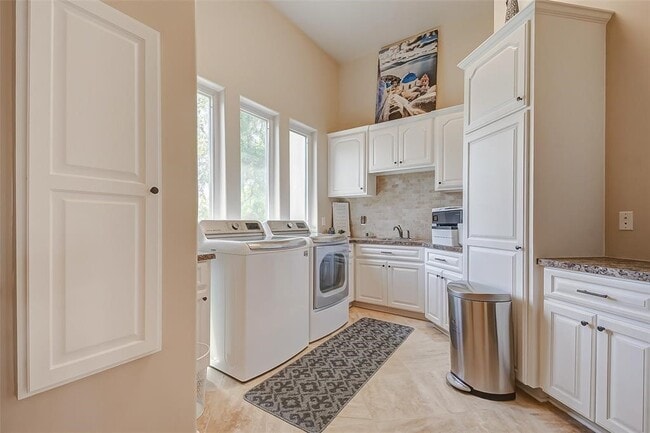 Photo - 33202 W Haddon Ct