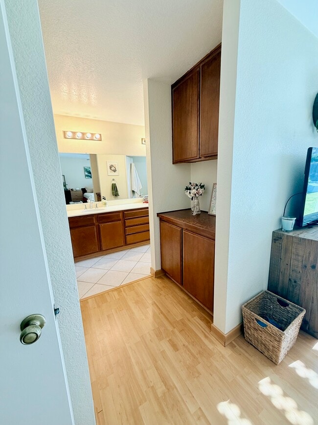 Photo - 13940 Barrymore St