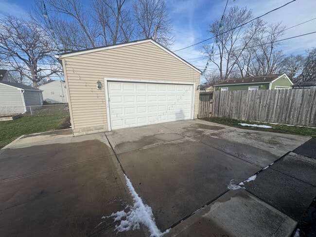 Photo - 2666 Shrewsbury Rd