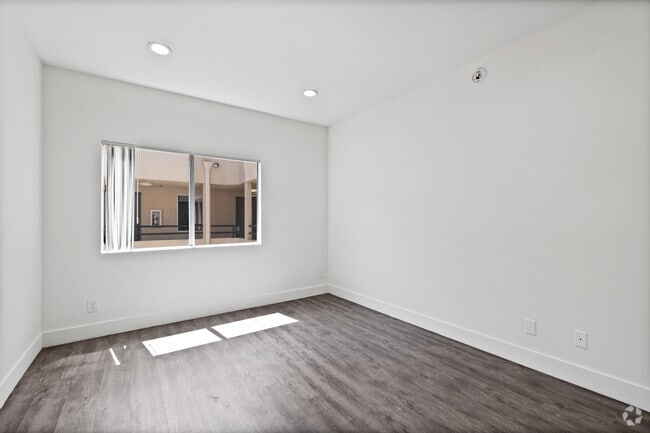 2BD, 2BA - 1,100SF - Second Bedroom - Hoover Hilltop