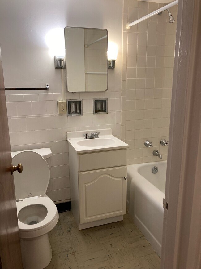 Photo - 411 Hoodridge Dr