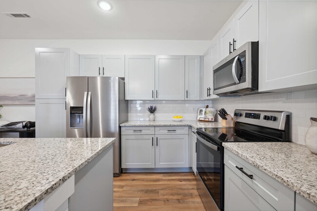 Photo - Farmhouse Apartments