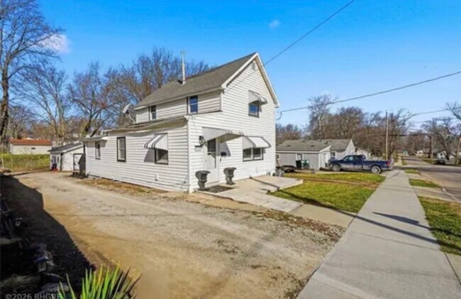 Photo - 6208 SE 2nd St