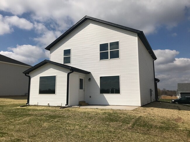 Photo - Executive Rental -  4 Bedroom 3 Baths