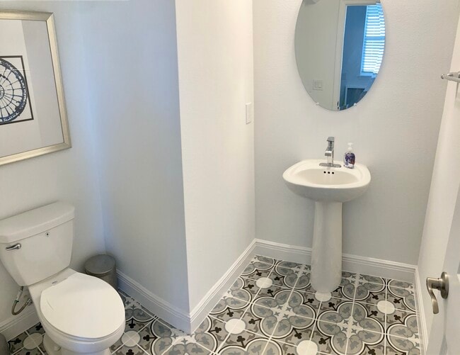 Photo - 15098 Lebeau Loop Unit House