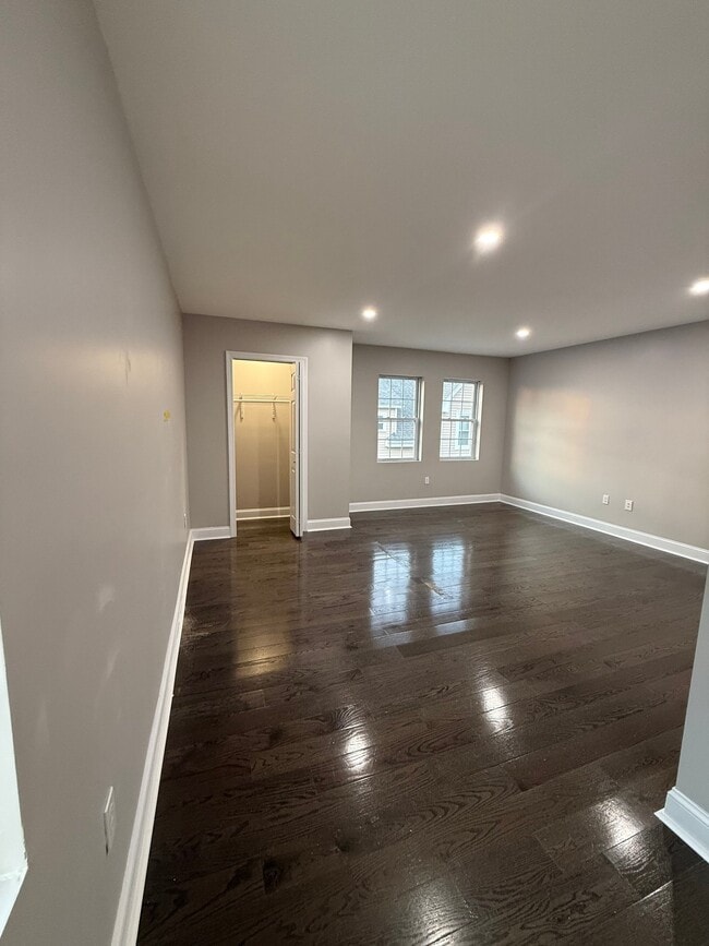 14-16-16 Nichols St Unit 16