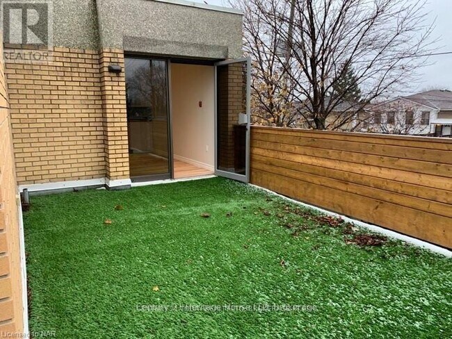 Photo - 238 Bertie St