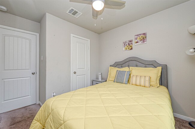 Photo - 9722 Cargill St