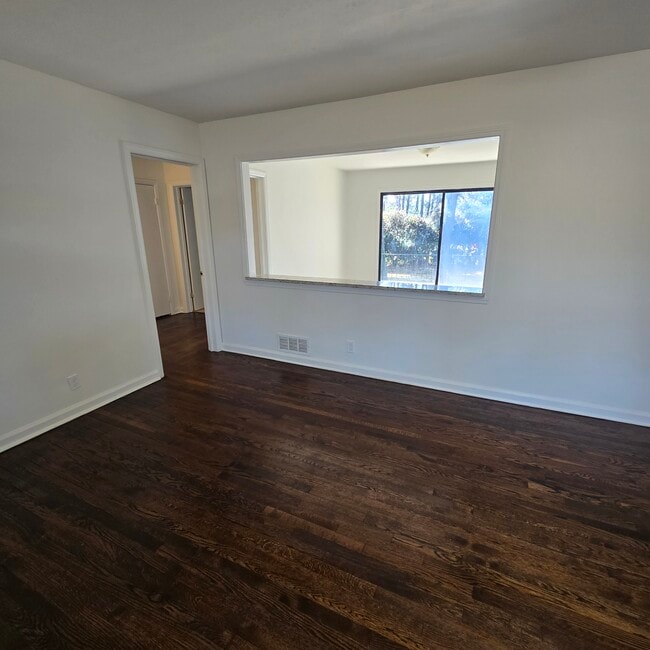 Photo - 1831 Shepherd Cir SW