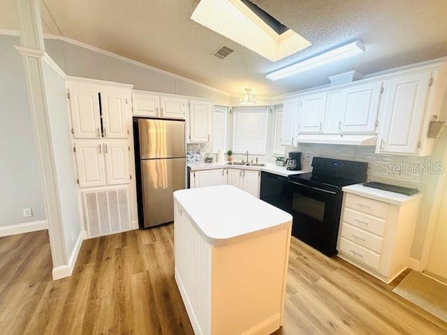 Photo - 7112 Pine Needle Ln