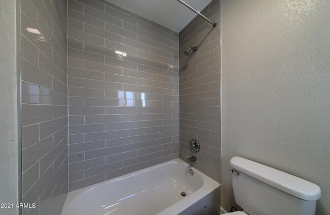 Photo - 908 E Pasadena Ave Unit #1