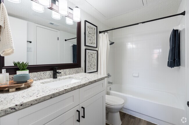 2BR, 2BA - 1,070SF - Bathroom - The Wexley Apartments