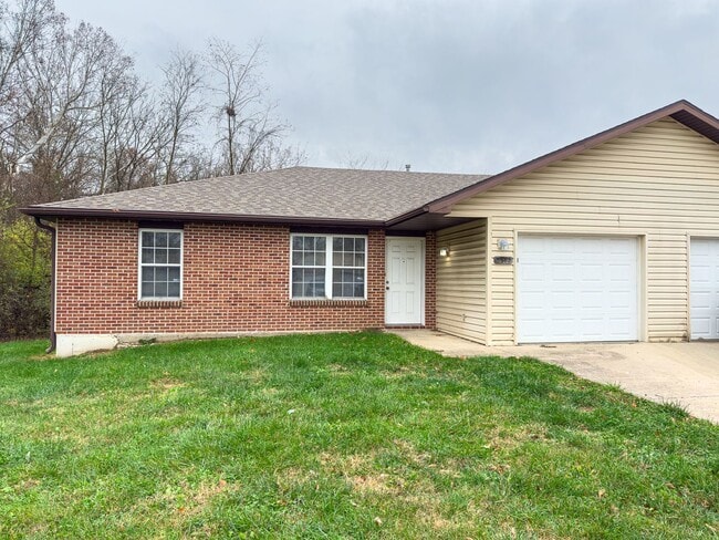 Building Photo - 2562-2562 E Morris Dr Unit 2562 E Morris Dr