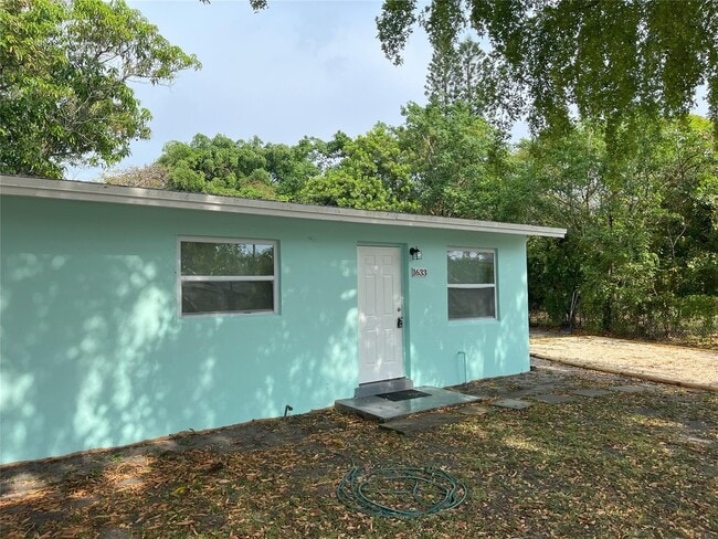 Building Photo - 1633 NW 18th Ave Rental