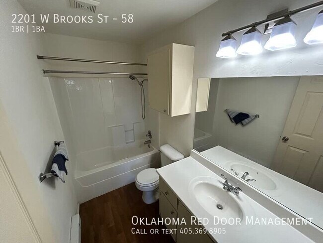 Photo - 2201 W Brooks St Unidad 58