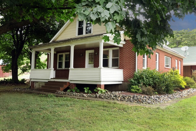 Building Photo - 104 Eyer Rd Rental