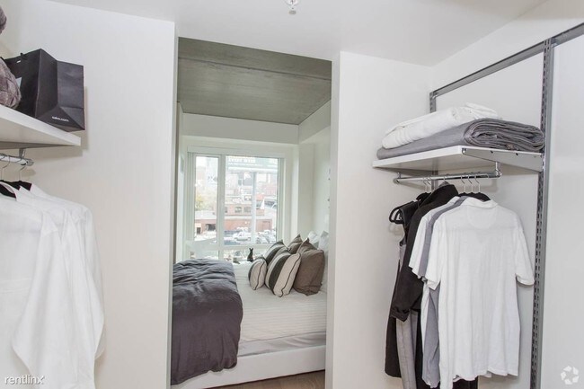 Photo - Studio, 1 bath - 410 Harrison Ave 736