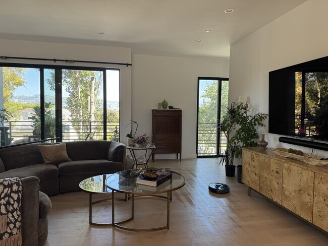 Photo - 8902 Sawyer St Unidad 8902