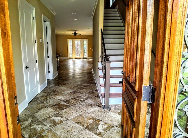 Photo - 3 Bedroom Townhouse - Professionally Located