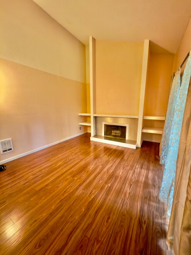 Photo - 4717 W Lake Sammamish Pky SE Unit C305