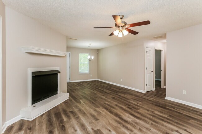 Photo - 130 Harriette Dr