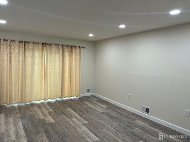 Photo - 351 McDowell Dr