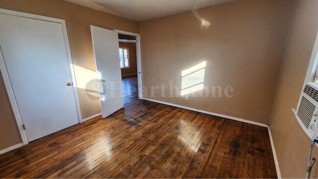 Photo - 1012 E Brazos St