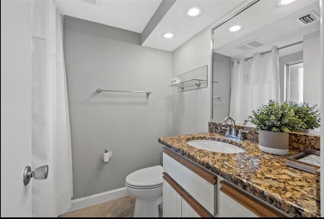 Photo - 4750 Cove Cir Unit 302