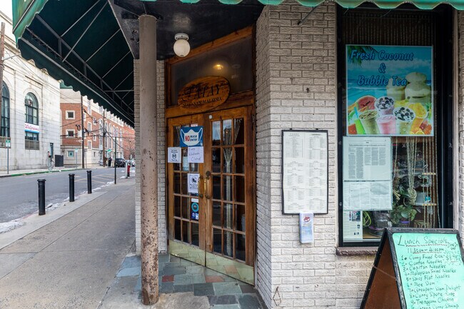 Entrada - 99 Washington St