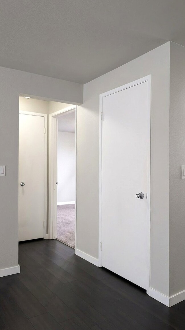 Hallway - 8436 Delridge Way SW Unit 2