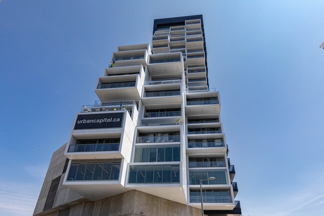 Building Photo - 170 Bayview Ave