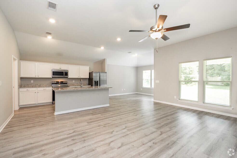 4BR, 3BA - 1,987SF - Kitchen