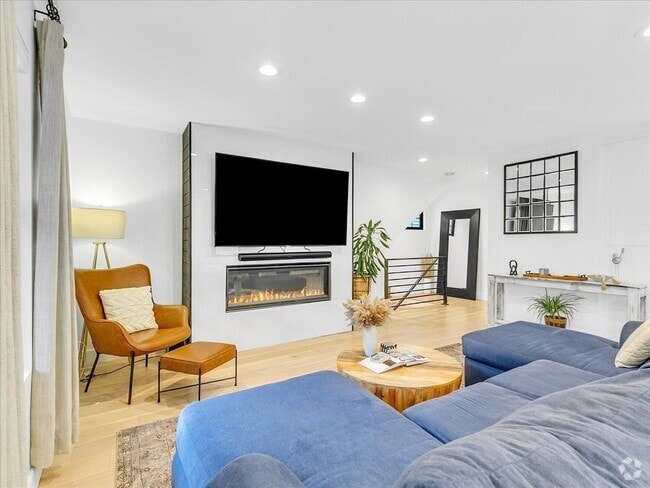 Building Photo - 23 Princeton St Rental