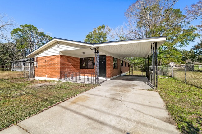 Building Photo - 1951 W 19th St