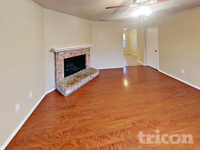 Photo - 7422 Amber Dr