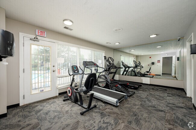 Fitness Center - The Reserve at Franklin Glenn