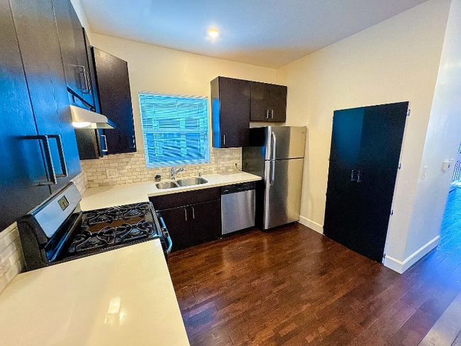 Photo - 836 35th St Unidad B