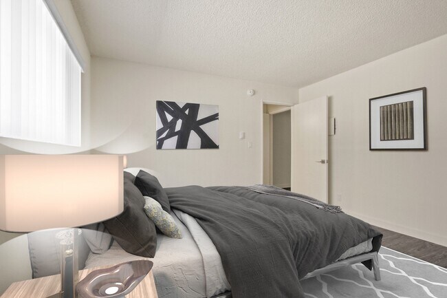 Photo - 3749 McLaughlin Ave.