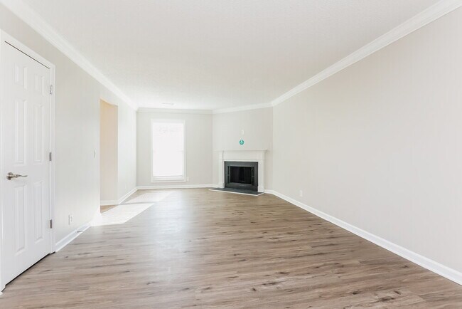 Photo - 111 Dorchester Ct