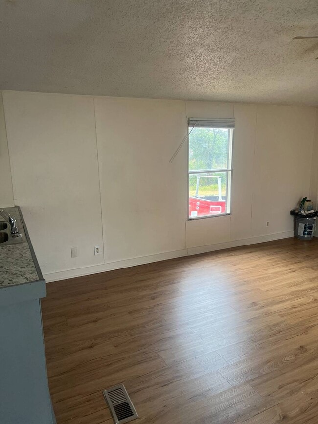 Photo - 200 E Zora St