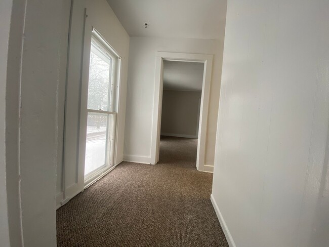 Photo - 804 W Walnut St Apartment Unit 2