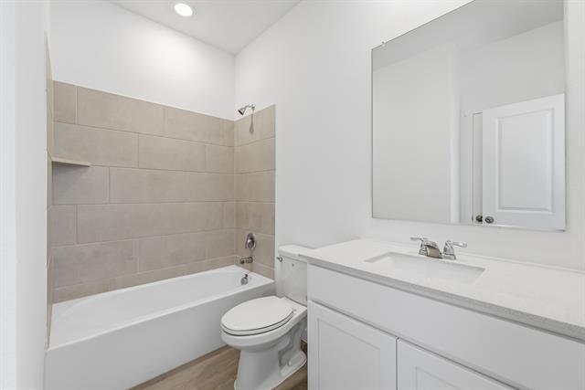 Photo - 4912 Ascot Way