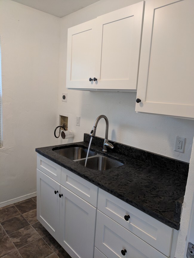 Photo - 3304 Phyllis St Unidad Apt 2