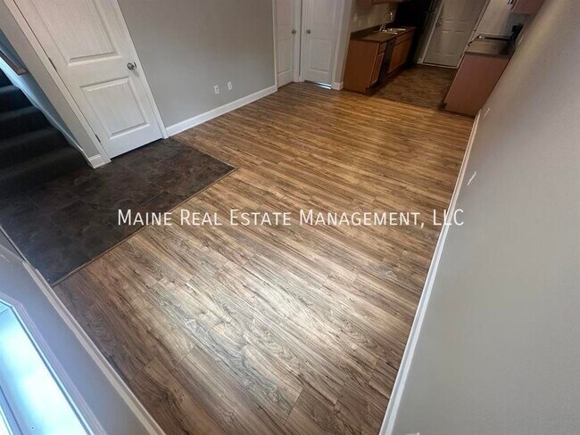 Photo - 40 Basketball Ct