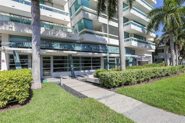 Building Photo - 1025 92nd St Unit 807