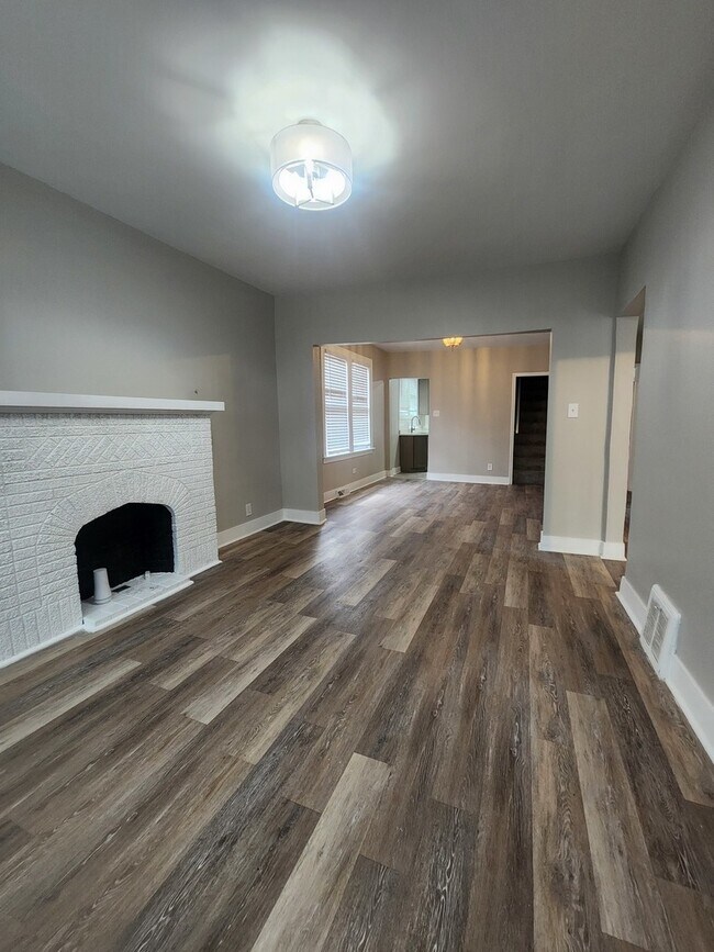 Photo - 8000 S Woodlawn Ave