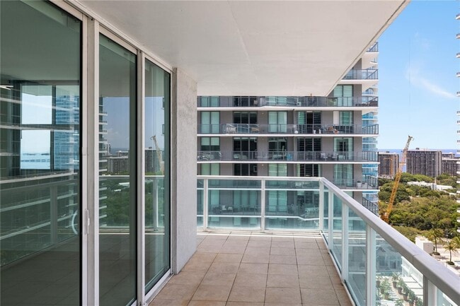 Building Photo - 1250 S Miami Ave Unit 2501