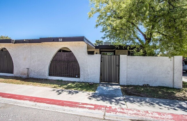 Building Photo - 720 S Dobson Rd Rental