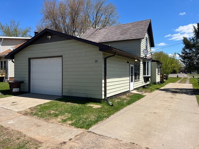 Photo - 20 S Main St